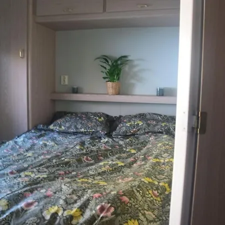 Chalet Te Huur: Leuke 4-persoons Stacaravan Op Locatie! Hoenderloo